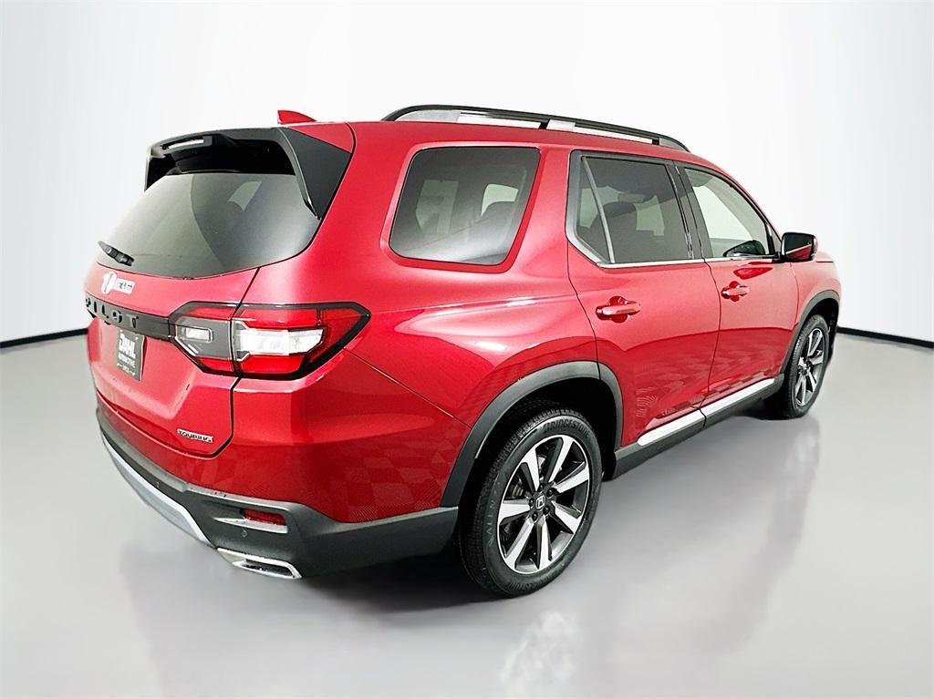 new 2025 Honda Pilot car, priced at $50,950