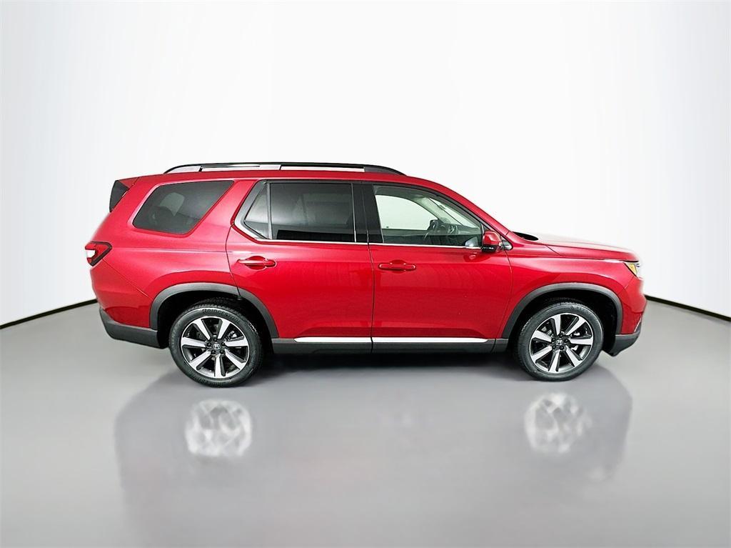 new 2025 Honda Pilot car, priced at $50,950