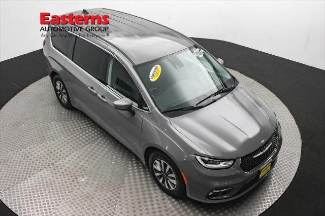 used 2023 Chrysler Pacifica Hybrid car, priced at $24,950