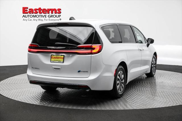 used 2023 Chrysler Pacifica Hybrid car, priced at $24,950