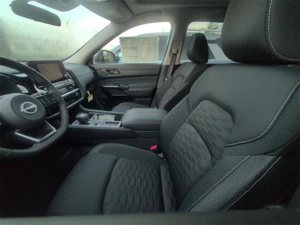 new 2025 Nissan Pathfinder car, priced at $35,002