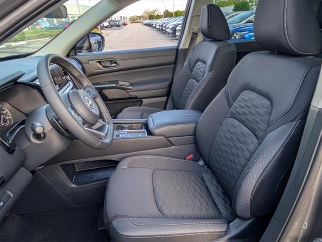 new 2025 Nissan Pathfinder car, priced at $40,273