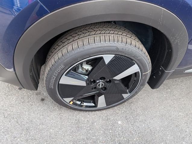 new 2025 Nissan Kicks car, priced at $27,312