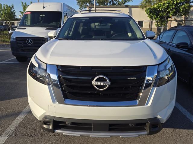 new 2025 Nissan Pathfinder car, priced at $46,005