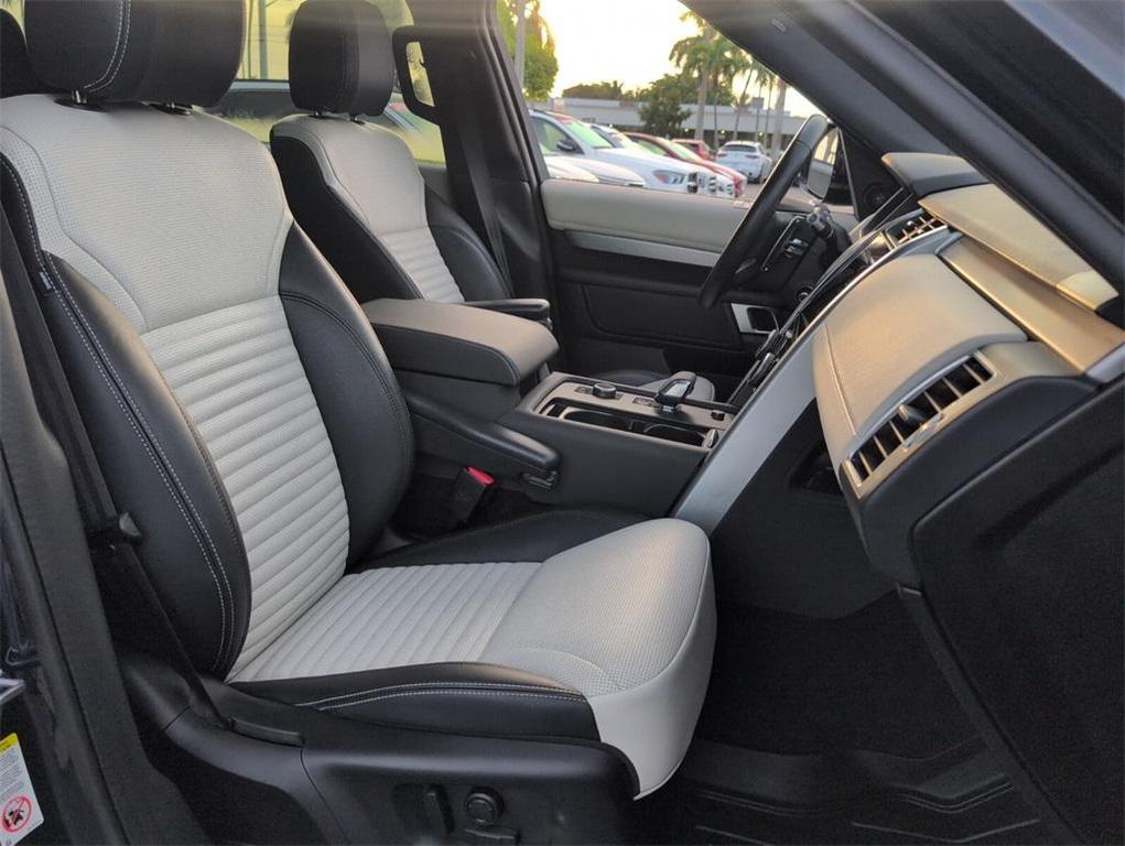 used 2022 Land Rover Discovery car, priced at $36,837