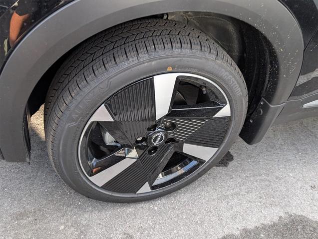 new 2025 Nissan Kicks car, priced at $27,422