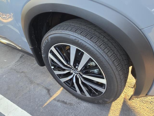 new 2025 Nissan Pathfinder car, priced at $48,579