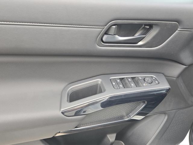 new 2025 Nissan Pathfinder car, priced at $38,688