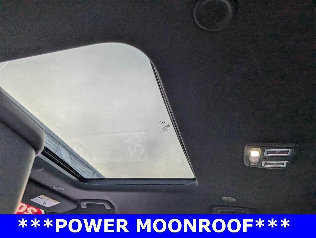 used 2022 Land Rover Discovery car, priced at $38,758