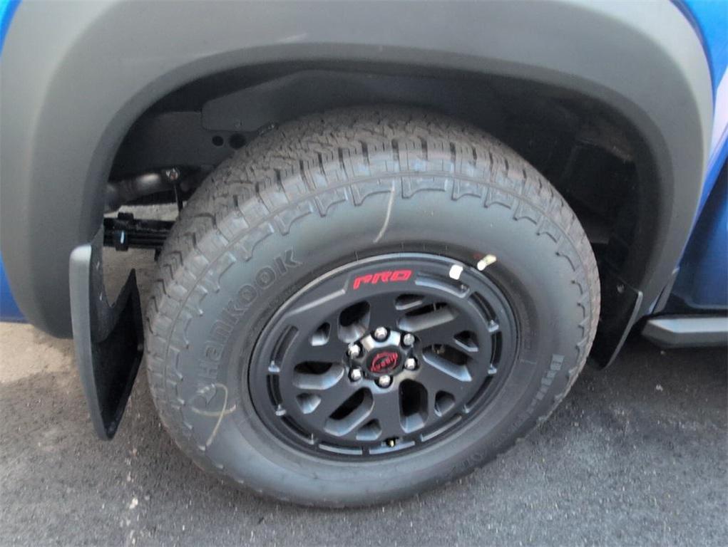 new 2025 Nissan Frontier car, priced at $36,010