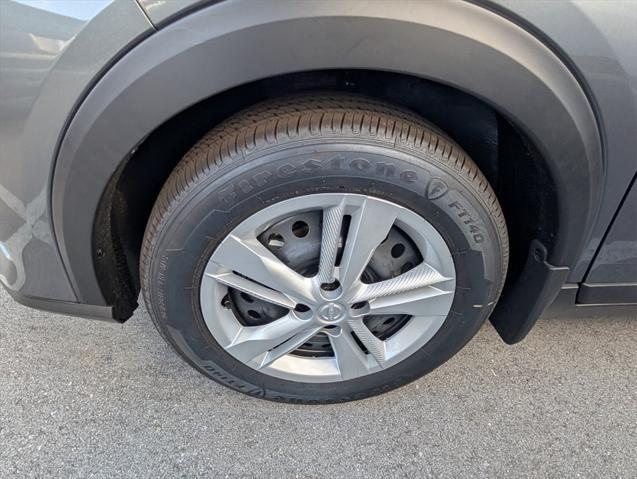 new 2025 Nissan Kicks car, priced at $22,334