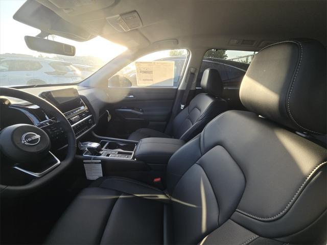 new 2025 Nissan Pathfinder car, priced at $40,561