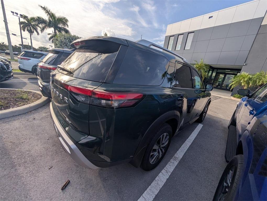 new 2025 Nissan Pathfinder car, priced at $40,561