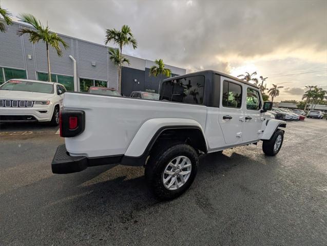 used 2023 Jeep Gladiator car, priced at $31,487