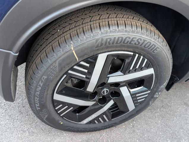 new 2025 Nissan Kicks car, priced at $24,059