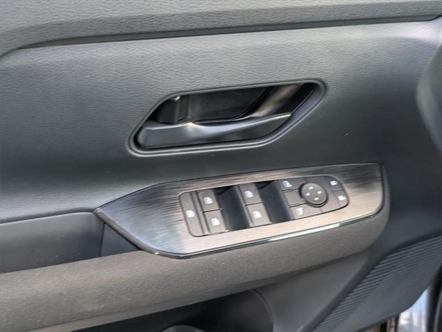 new 2025 Nissan Kicks car, priced at $22,081