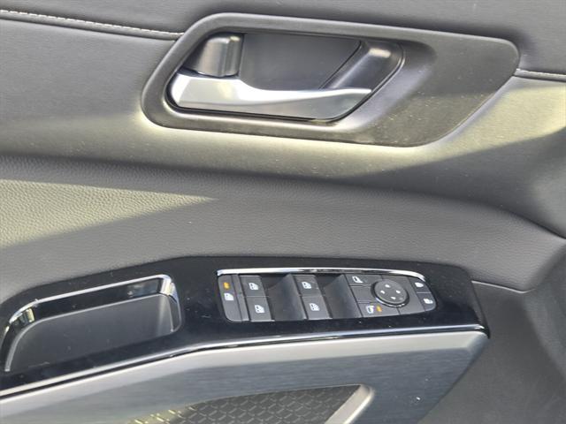 new 2025 Nissan Pathfinder car, priced at $40,561