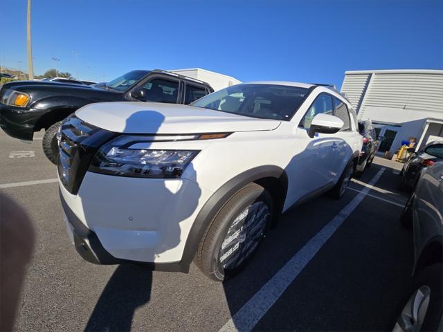 new 2025 Nissan Pathfinder car, priced at $49,510