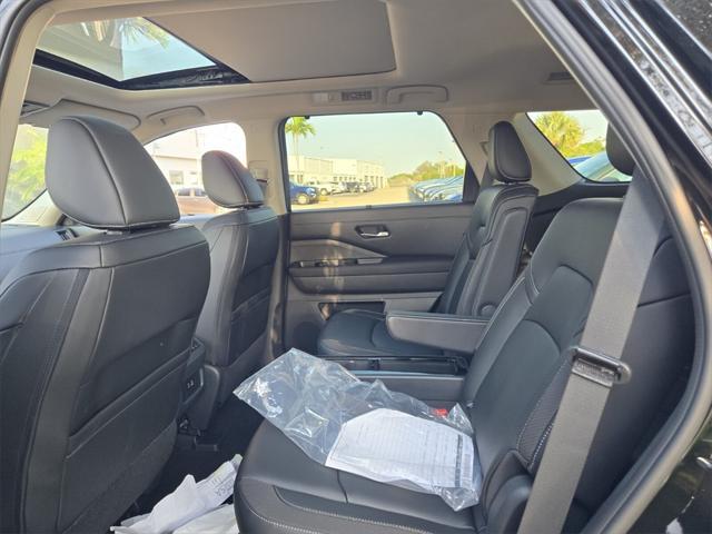 new 2025 Nissan Pathfinder car, priced at $43,616