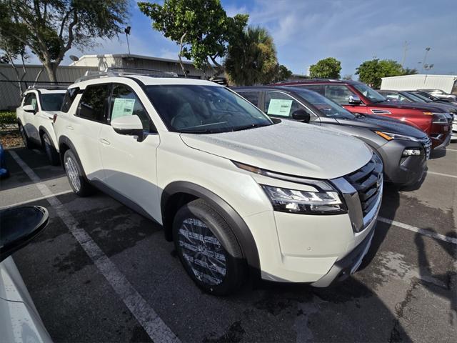 new 2024 Nissan Pathfinder car, priced at $42,556