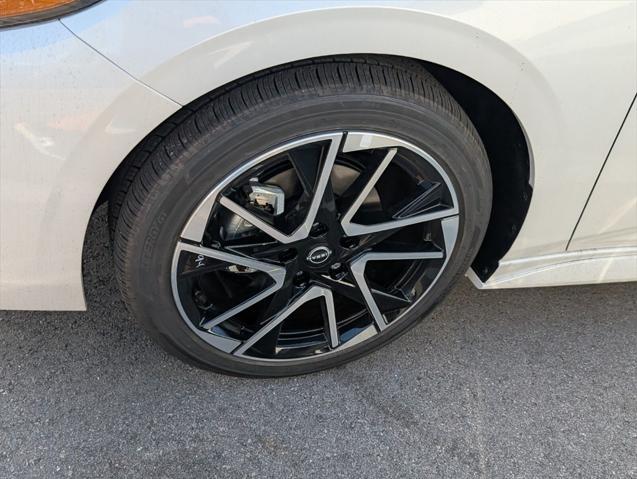 new 2025 Nissan Sentra car, priced at $28,092