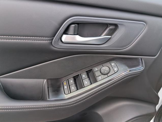 new 2025 Nissan Rogue car, priced at $33,717
