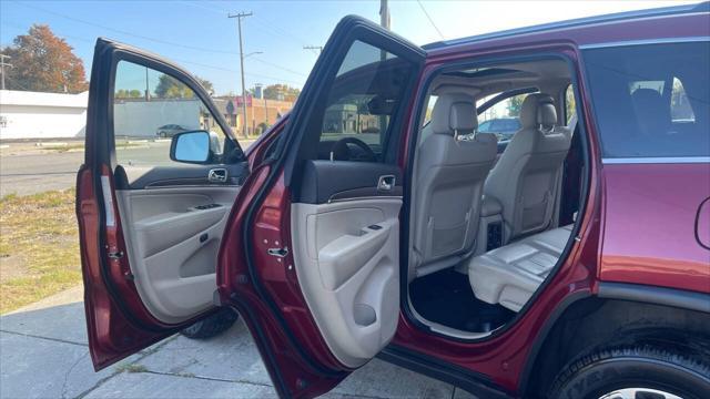 used 2015 Jeep Grand Cherokee car, priced at $11,995