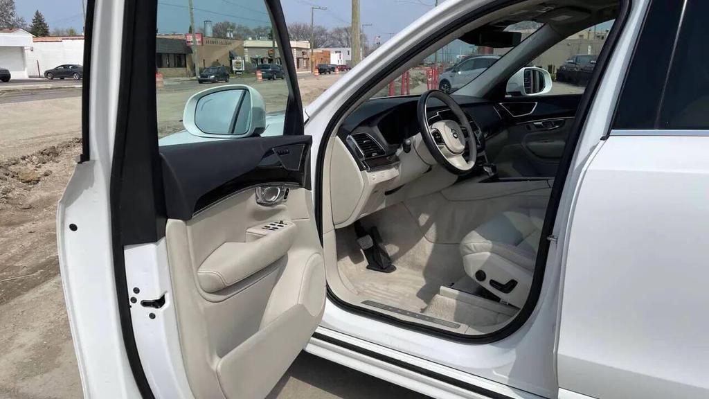 used 2016 Volvo XC90 car, priced at $13,995