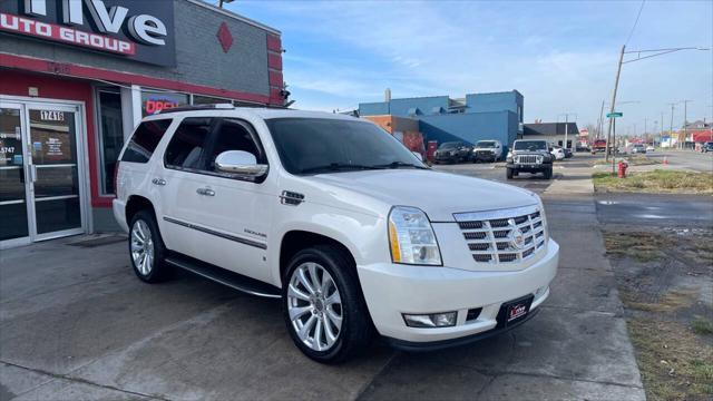 used 2013 Cadillac Escalade car, priced at $14,995