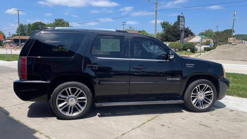 used 2012 Cadillac Escalade car, priced at $13,995