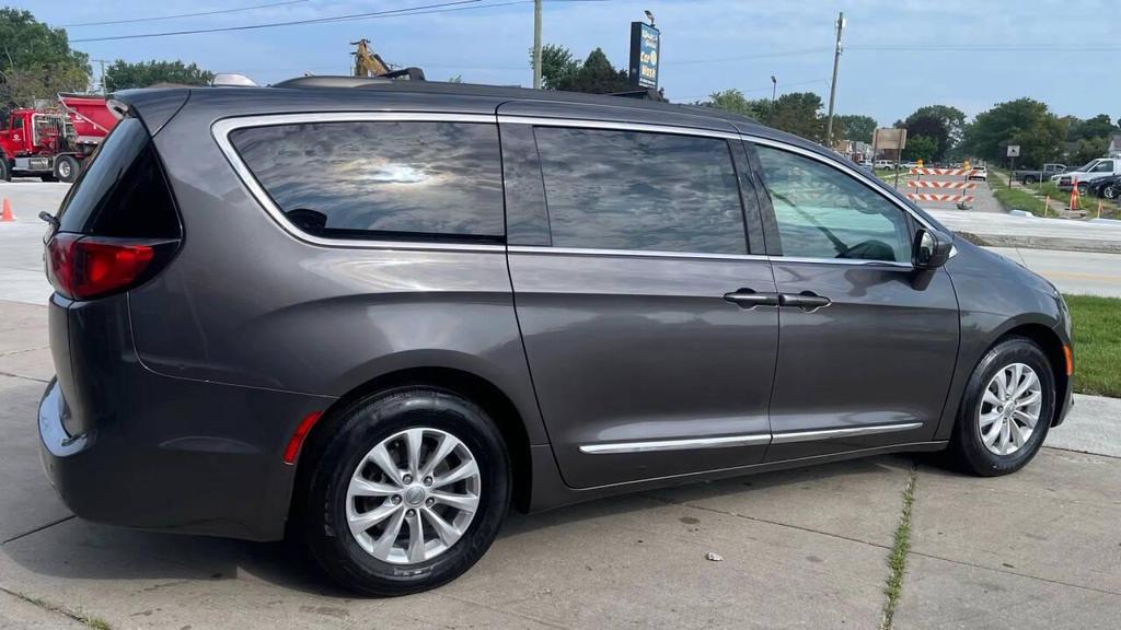 used 2017 Chrysler Pacifica car, priced at $11,995