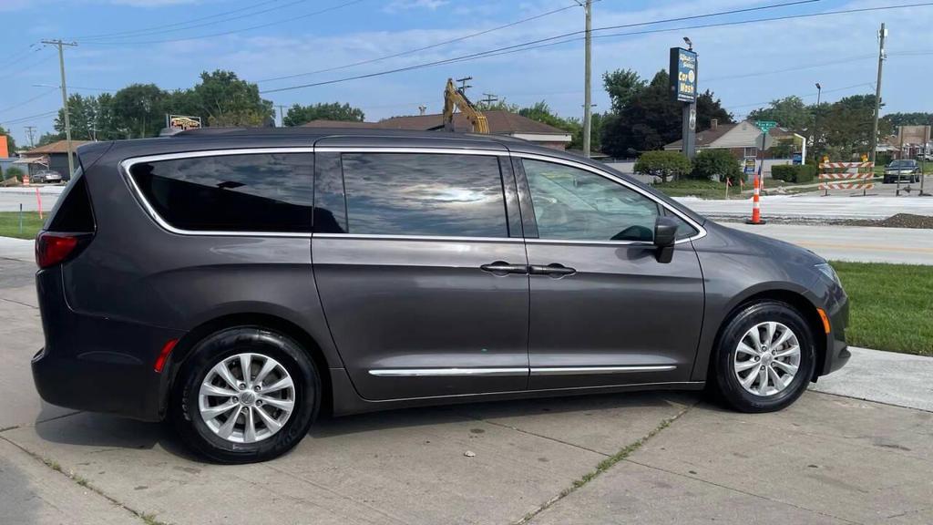 used 2017 Chrysler Pacifica car, priced at $11,995