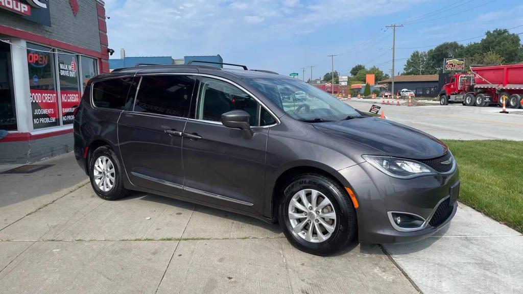 used 2017 Chrysler Pacifica car, priced at $11,995