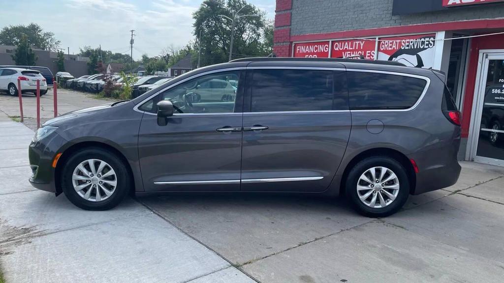 used 2017 Chrysler Pacifica car, priced at $11,995