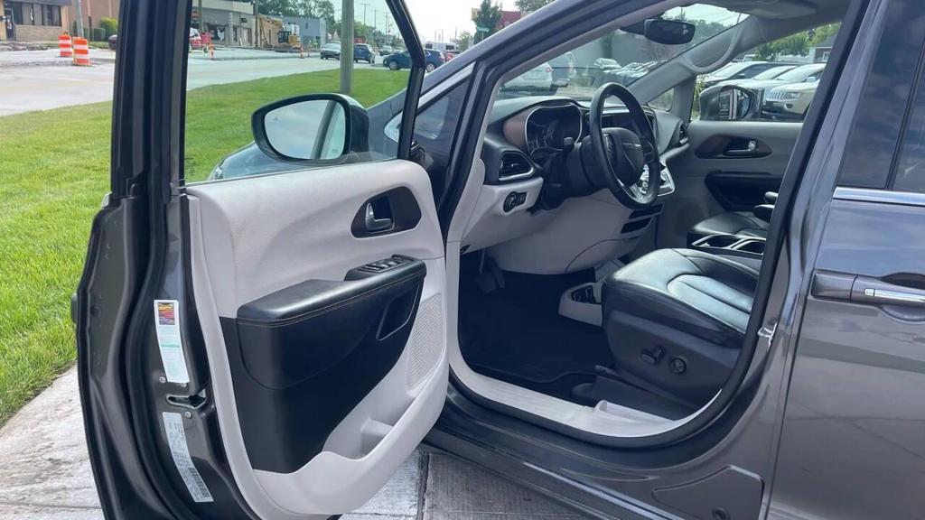 used 2017 Chrysler Pacifica car, priced at $11,995