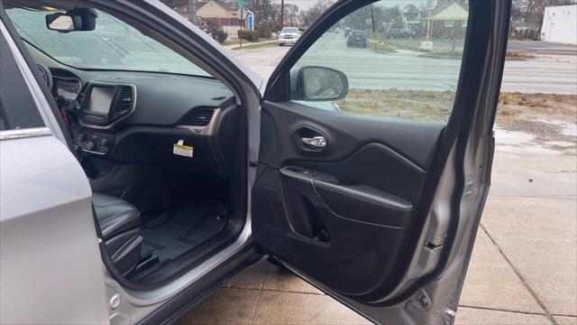 used 2015 Jeep Cherokee car, priced at $11,995