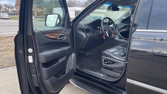 used 2018 Cadillac Escalade ESV car, priced at $20,995