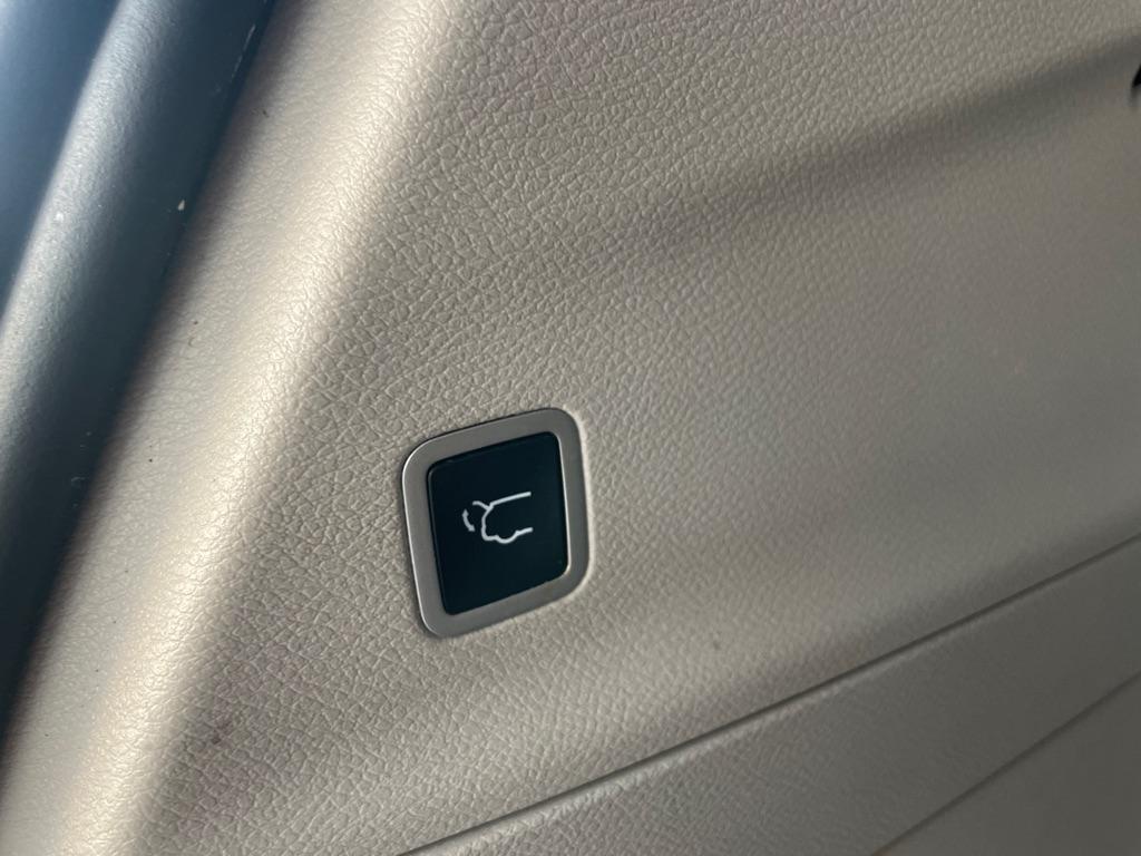 used 2020 Chrysler Pacifica car, priced at $18,950