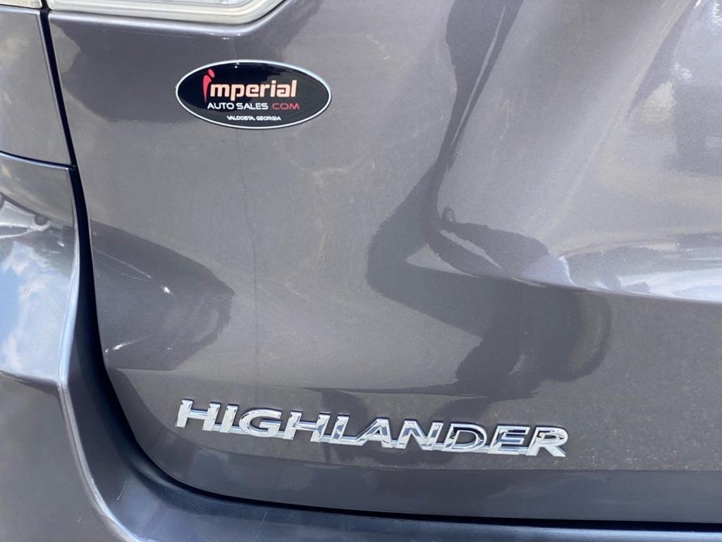 used 2015 Toyota Highlander car, priced at $19,950