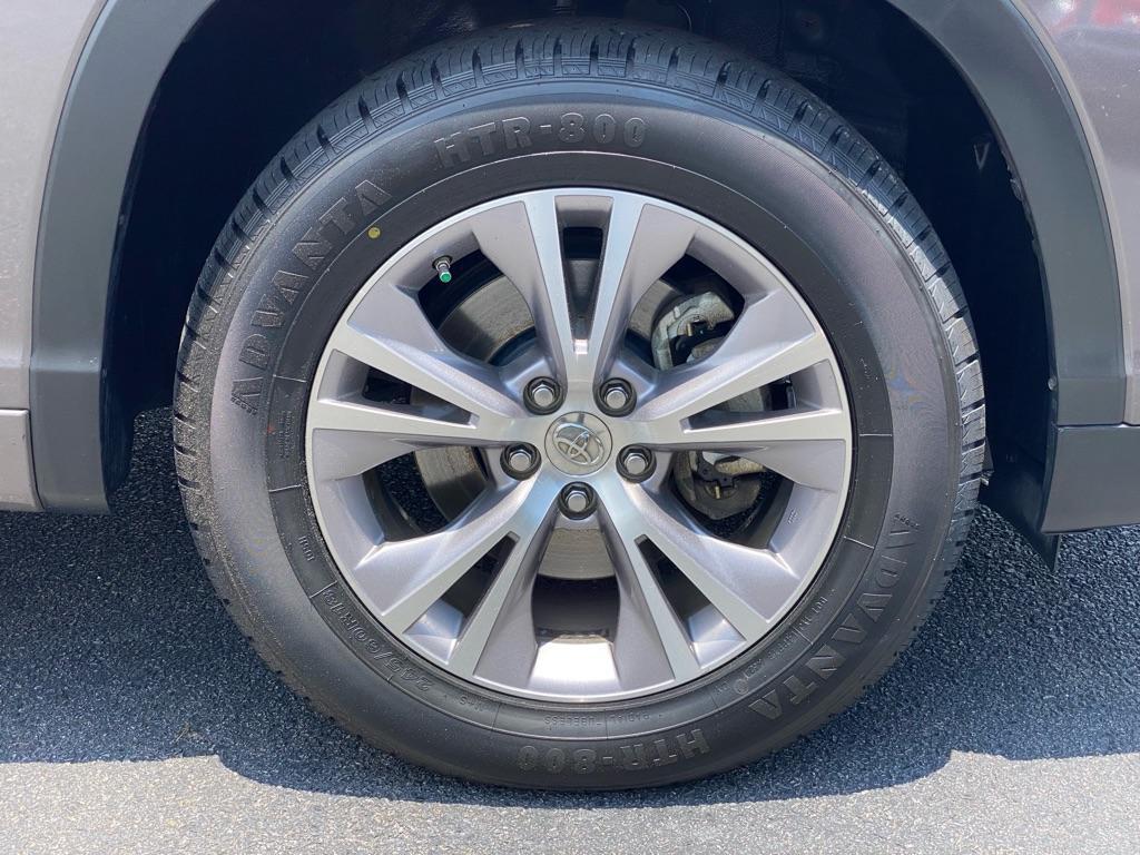 used 2015 Toyota Highlander car, priced at $19,950