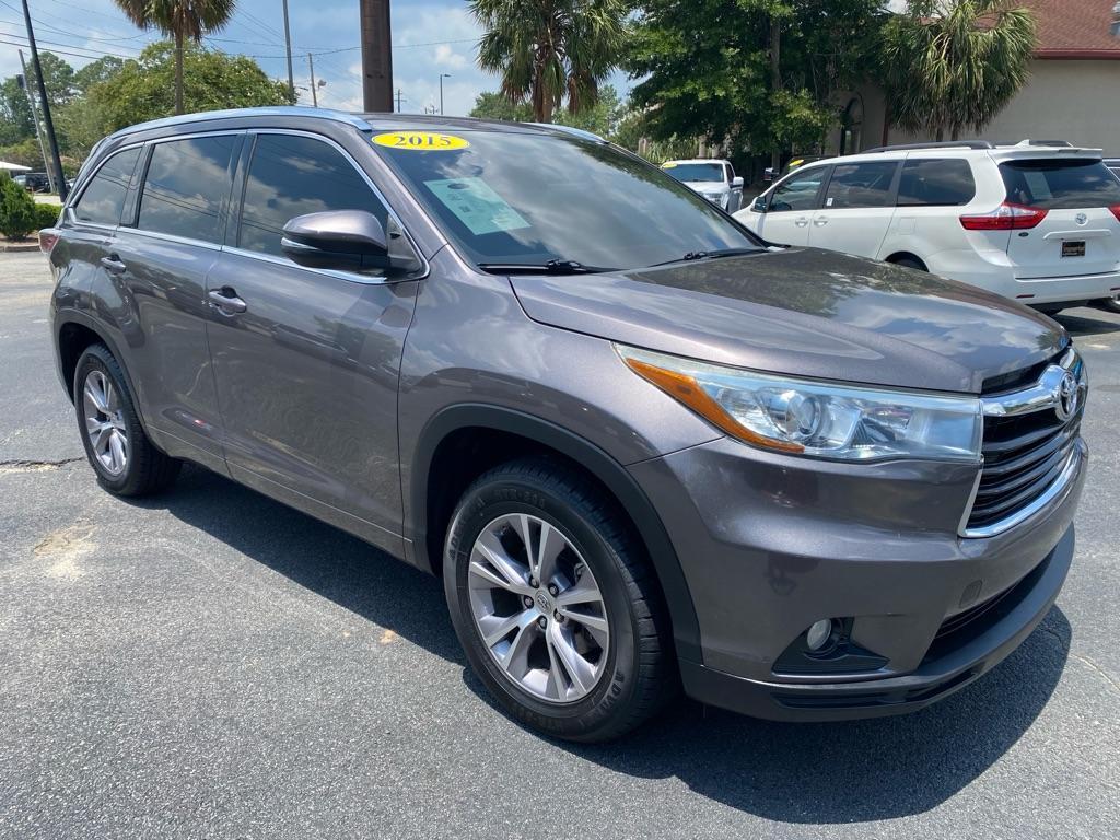 used 2015 Toyota Highlander car, priced at $19,950