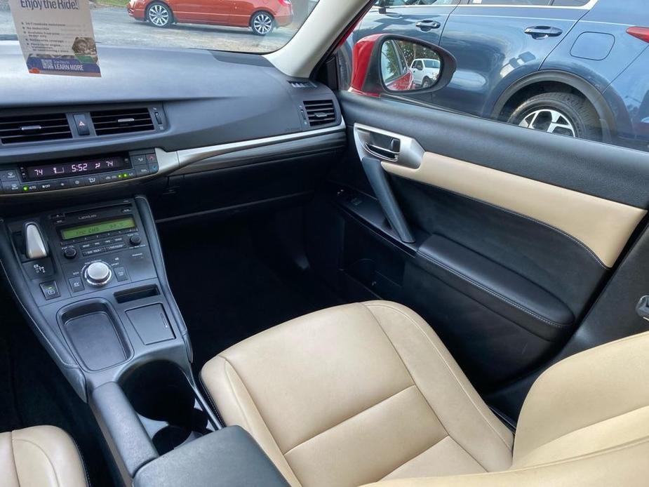 used 2015 Lexus CT 200h car, priced at $15,950