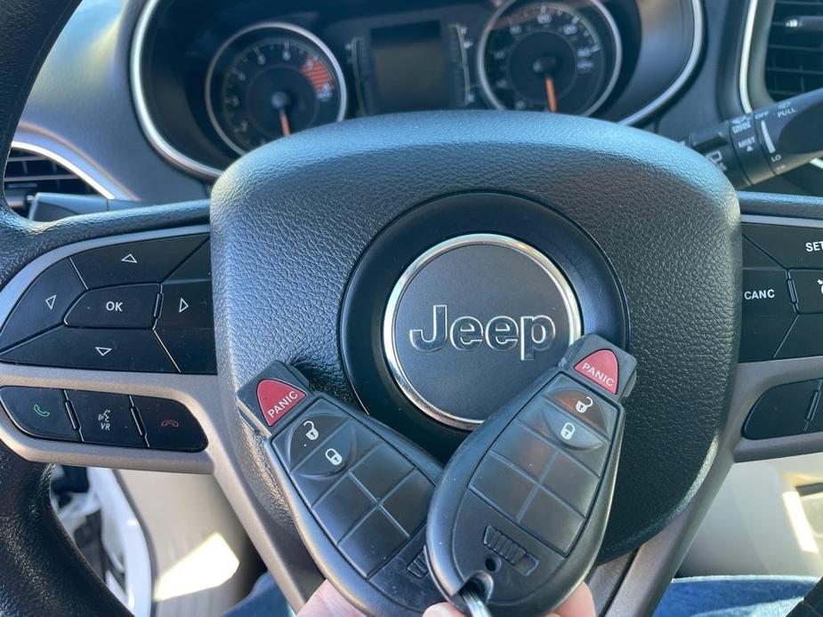 used 2019 Jeep Cherokee car, priced at $15,950