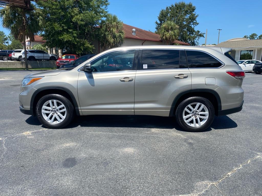 used 2016 Toyota Highlander car, priced at $13,950