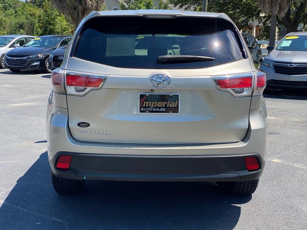 used 2016 Toyota Highlander car, priced at $13,950