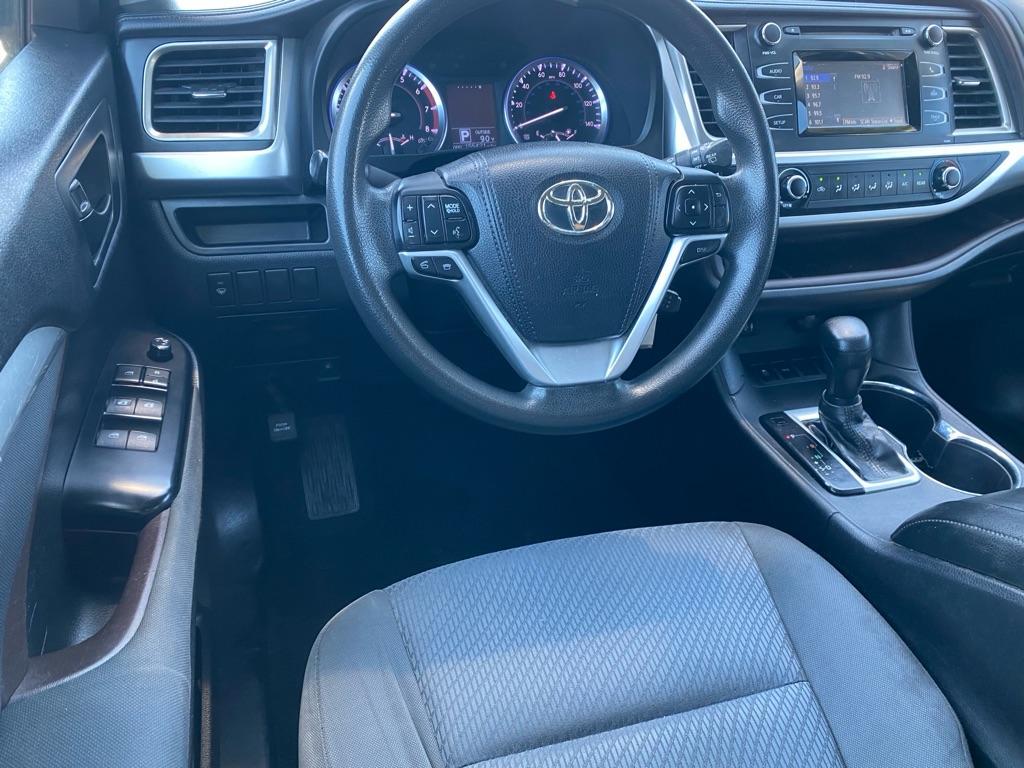 used 2016 Toyota Highlander car, priced at $13,950