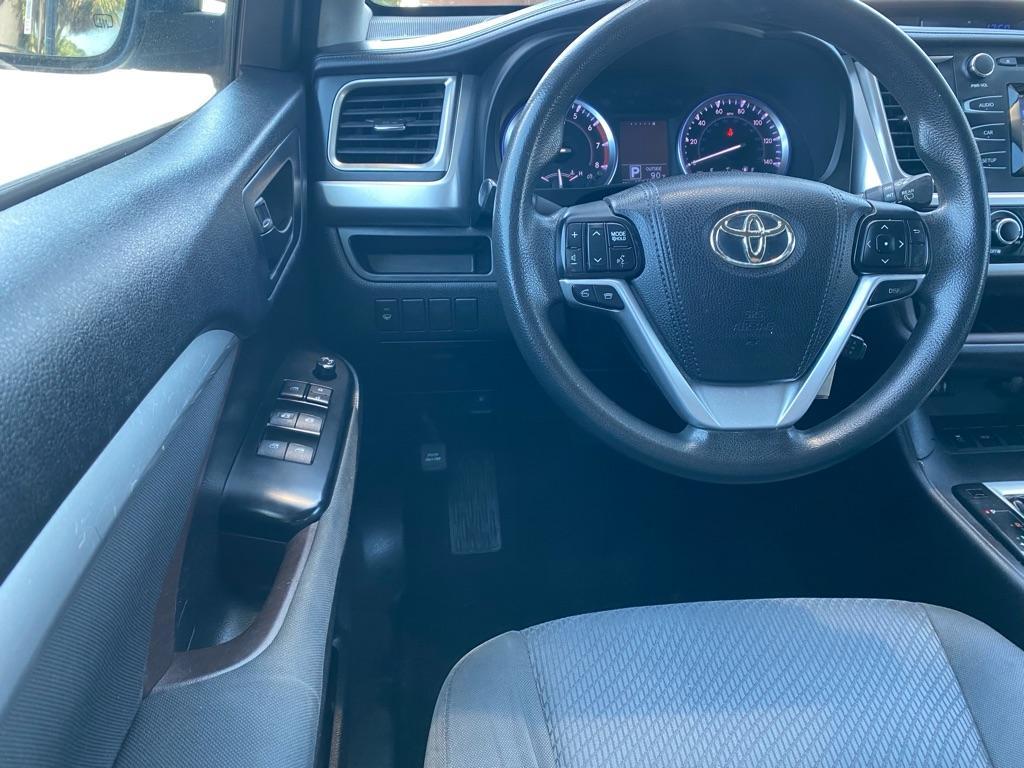used 2016 Toyota Highlander car, priced at $13,950