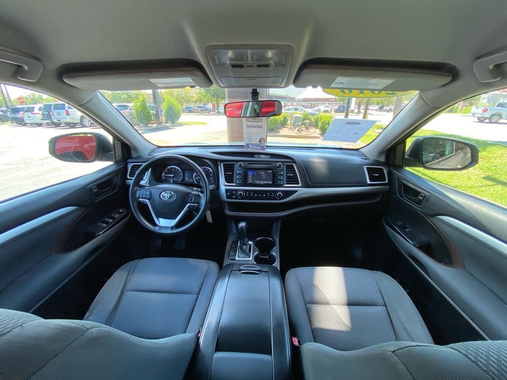 used 2016 Toyota Highlander car, priced at $13,950
