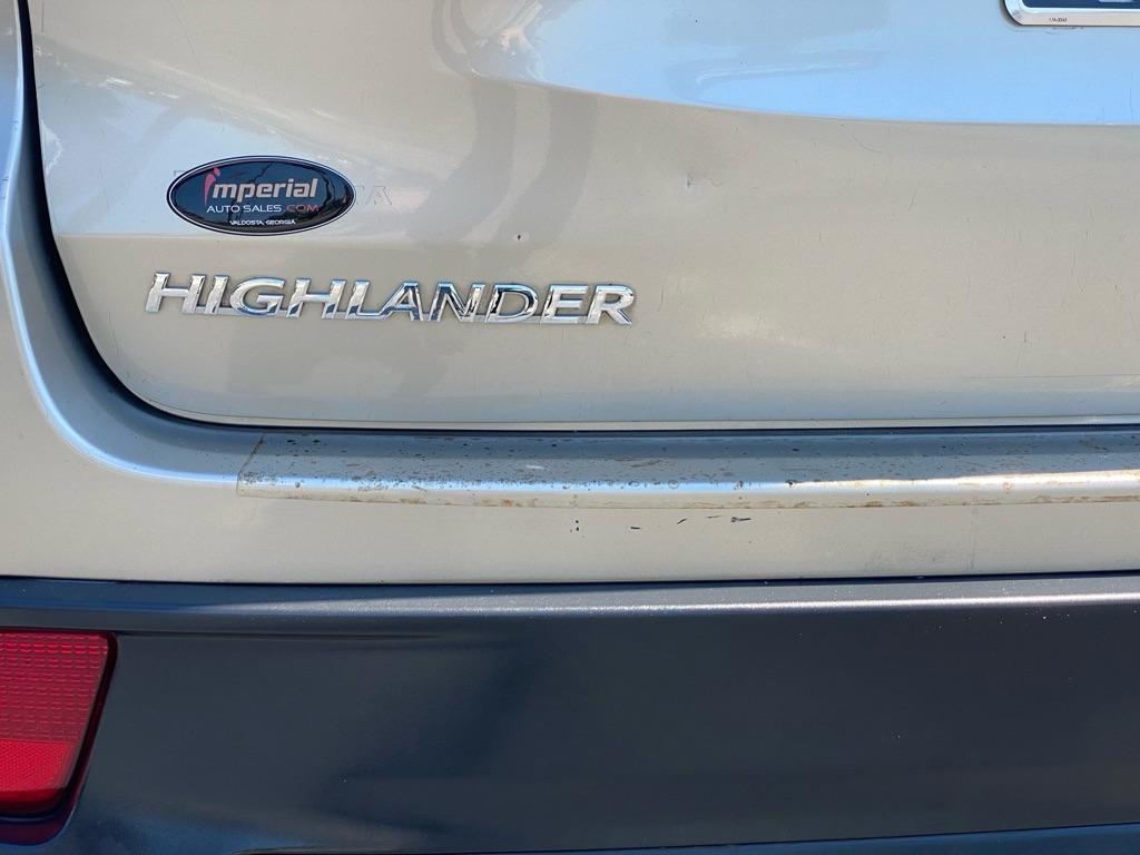 used 2016 Toyota Highlander car, priced at $13,950