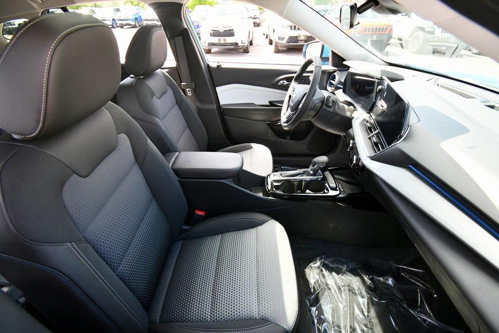 new 2025 Chevrolet Trax car, priced at $25,275